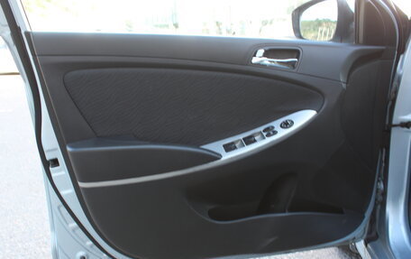 Hyundai Solaris II рестайлинг, 2011 год, 715 000 рублей, 8 фотография