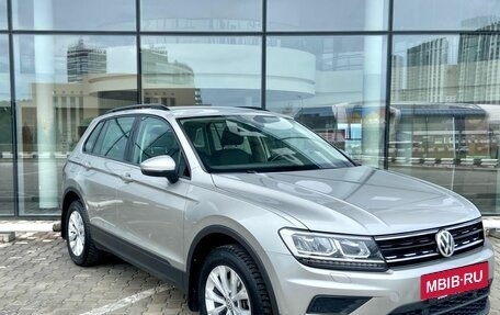 Volkswagen Tiguan II, 2019 год, 2 459 000 рублей, 2 фотография