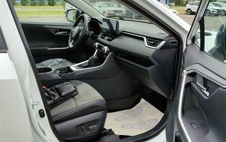 Toyota RAV4, 2025 год, 3 850 000 рублей, 12 фотография