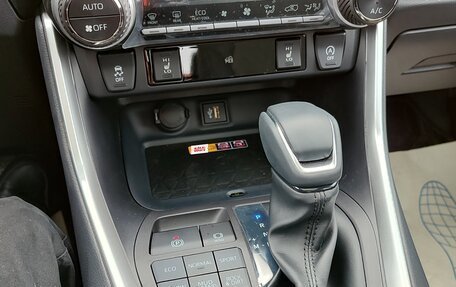 Toyota RAV4, 2025 год, 3 850 000 рублей, 10 фотография