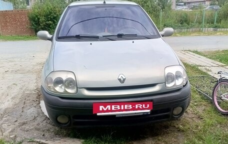 Renault Clio III, 2001 год, 120 000 рублей, 2 фотография