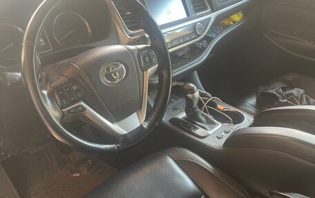 Toyota Highlander III, 2014 год, 2 700 000 рублей, 7 фотография