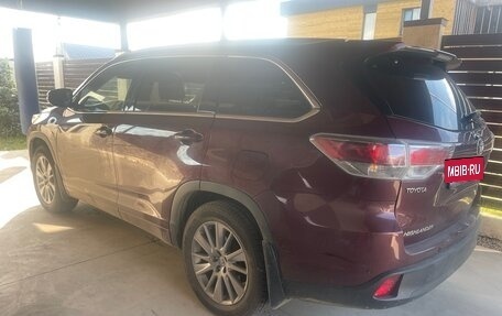 Toyota Highlander III, 2014 год, 2 700 000 рублей, 4 фотография