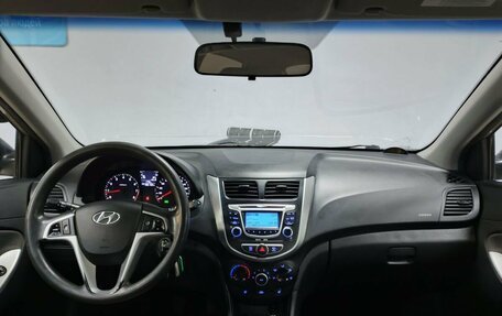 Hyundai Solaris II рестайлинг, 2011 год, 600 000 рублей, 12 фотография