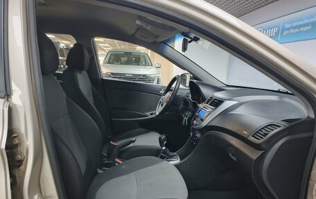 Hyundai Solaris II рестайлинг, 2011 год, 600 000 рублей, 10 фотография