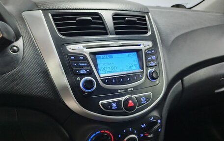 Hyundai Solaris II рестайлинг, 2011 год, 600 000 рублей, 16 фотография