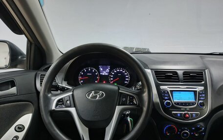 Hyundai Solaris II рестайлинг, 2011 год, 600 000 рублей, 15 фотография