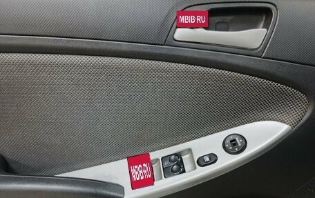Hyundai Solaris II рестайлинг, 2011 год, 600 000 рублей, 17 фотография