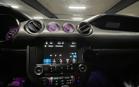 Ford Mustang VI рестайлинг, 2016 год, 2 500 000 рублей, 6 фотография