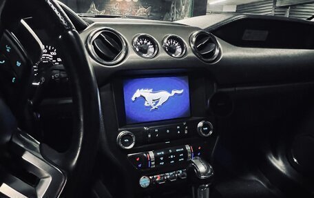 Ford Mustang VI рестайлинг, 2016 год, 2 500 000 рублей, 8 фотография