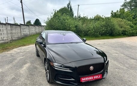 Jaguar XE I рестайлинг, 2019 год, 3 200 000 рублей, 28 фотография