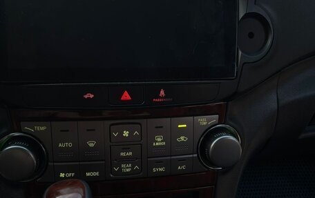 Toyota Highlander III, 2011 год, 1 900 000 рублей, 3 фотография