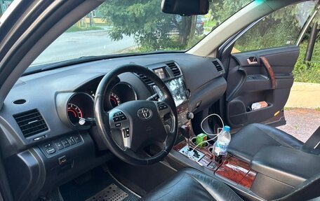 Toyota Highlander III, 2011 год, 1 900 000 рублей, 9 фотография
