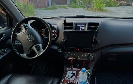 Toyota Highlander III, 2011 год, 1 900 000 рублей, 14 фотография