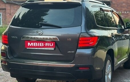 Toyota Highlander III, 2011 год, 1 900 000 рублей, 17 фотография
