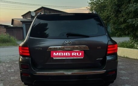 Toyota Highlander III, 2011 год, 1 900 000 рублей, 23 фотография