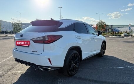 Lexus RX IV рестайлинг, 2019 год, 4 800 000 рублей, 5 фотография