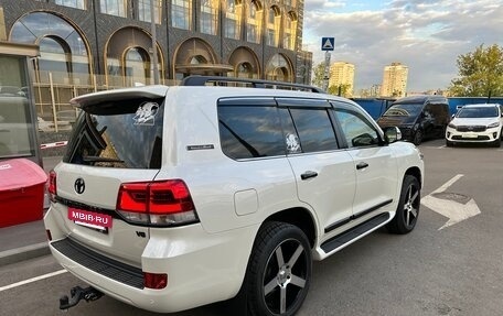 Toyota Land Cruiser 200, 2017 год, 6 000 000 рублей, 6 фотография