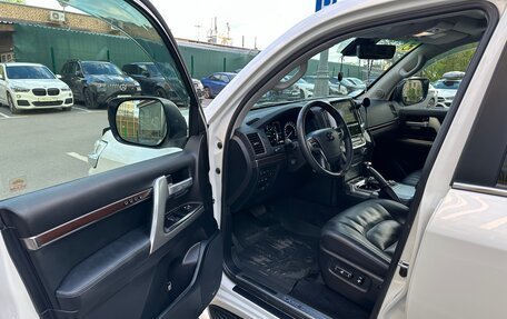Toyota Land Cruiser 200, 2017 год, 6 000 000 рублей, 9 фотография