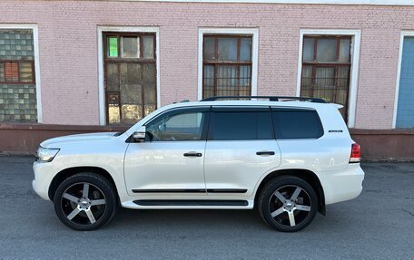 Toyota Land Cruiser 200, 2017 год, 6 000 000 рублей, 17 фотография