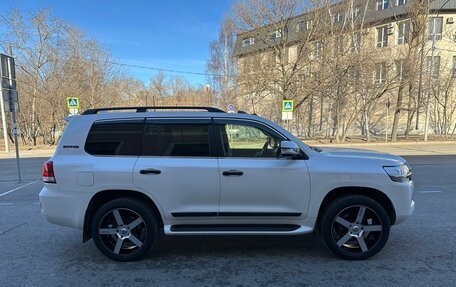 Toyota Land Cruiser 200, 2017 год, 6 000 000 рублей, 16 фотография