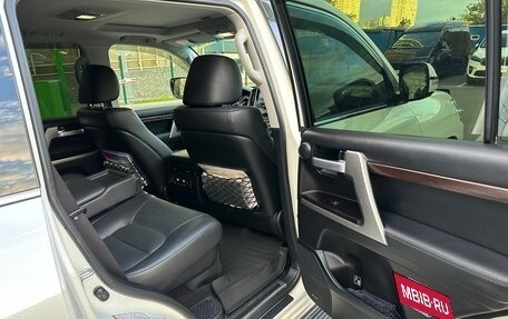 Toyota Land Cruiser 200, 2017 год, 6 000 000 рублей, 12 фотография