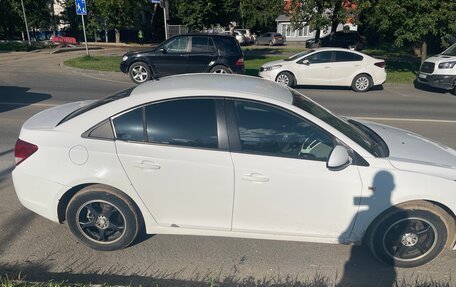 Chevrolet Cruze II, 2011 год, 700 000 рублей, 3 фотография