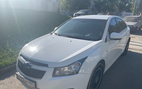 Chevrolet Cruze II, 2011 год, 700 000 рублей, 2 фотография