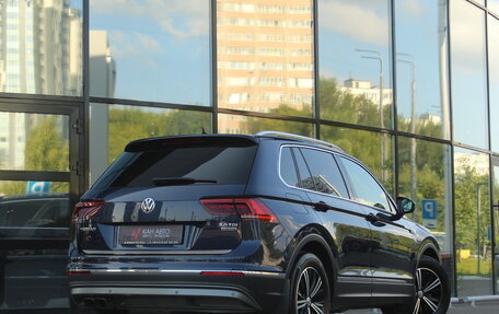 Volkswagen Tiguan II, 2017 год, 2 300 000 рублей, 2 фотография