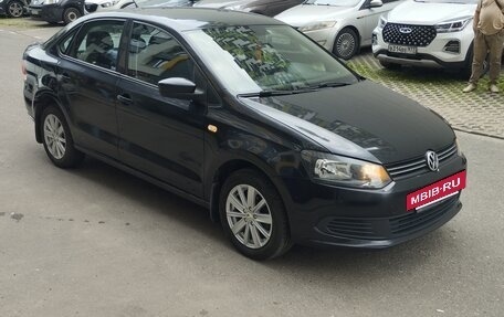 Volkswagen Polo VI (EU Market), 2011 год, 950 000 рублей, 2 фотография
