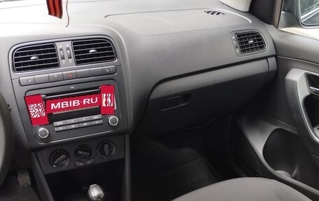 Volkswagen Polo VI (EU Market), 2011 год, 950 000 рублей, 11 фотография