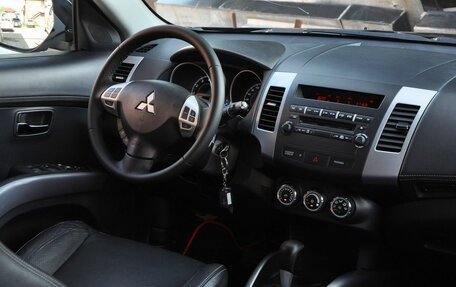 Mitsubishi Outlander III рестайлинг 3, 2011 год, 1 100 000 рублей, 9 фотография