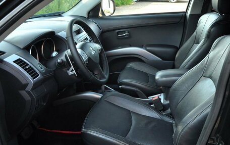 Mitsubishi Outlander III рестайлинг 3, 2011 год, 1 100 000 рублей, 10 фотография
