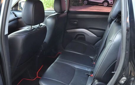 Mitsubishi Outlander III рестайлинг 3, 2011 год, 1 100 000 рублей, 11 фотография