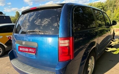 Dodge Caravan V, 2010 год, 1 200 000 рублей, 6 фотография