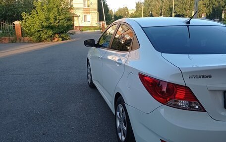 Hyundai Solaris II рестайлинг, 2012 год, 750 000 рублей, 3 фотография