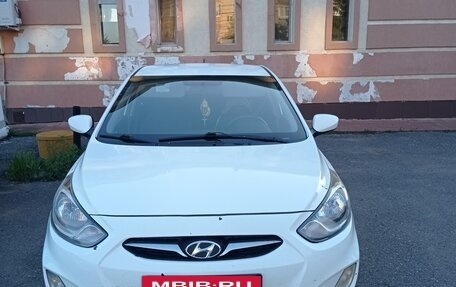 Hyundai Solaris II рестайлинг, 2012 год, 750 000 рублей, 2 фотография