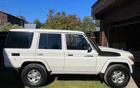 Toyota Land Cruiser 70, 2009 год, 3 150 000 рублей, 2 фотография