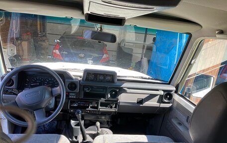 Toyota Land Cruiser 70, 2009 год, 3 150 000 рублей, 9 фотография