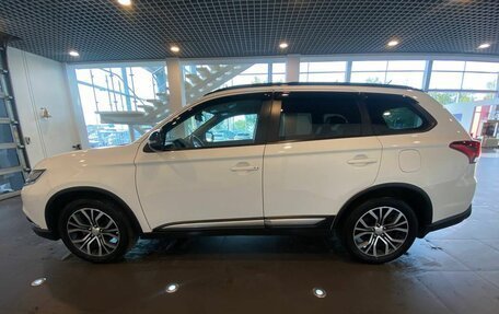 Mitsubishi Outlander III рестайлинг 3, 2016 год, 1 950 000 рублей, 6 фотография