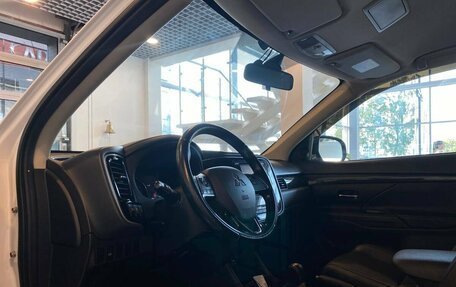 Mitsubishi Outlander III рестайлинг 3, 2016 год, 1 950 000 рублей, 22 фотография