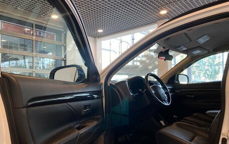 Mitsubishi Outlander III рестайлинг 3, 2016 год, 1 950 000 рублей, 20 фотография