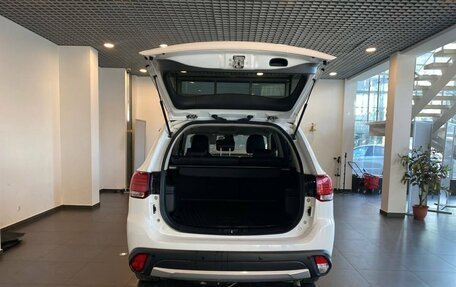 Mitsubishi Outlander III рестайлинг 3, 2016 год, 1 950 000 рублей, 35 фотография