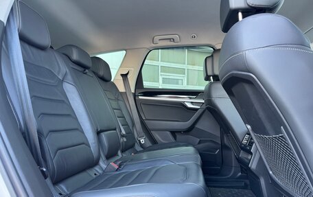 Volkswagen Touareg III, 2019 год, 4 290 000 рублей, 17 фотография