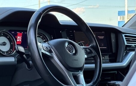 Volkswagen Touareg III, 2019 год, 4 290 000 рублей, 10 фотография