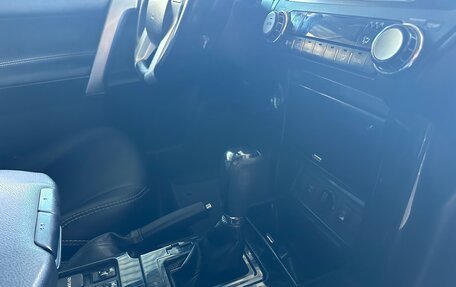 Toyota Land Cruiser Prado 150 рестайлинг 2, 2014 год, 3 499 000 рублей, 3 фотография