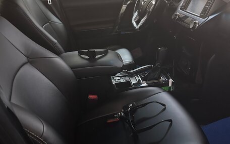 Toyota Land Cruiser Prado 150 рестайлинг 2, 2014 год, 3 499 000 рублей, 17 фотография