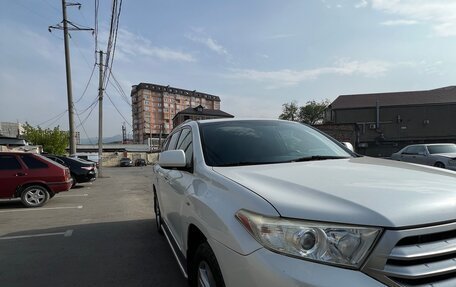 Toyota Highlander III, 2013 год, 2 299 999 рублей, 2 фотография