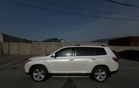 Toyota Highlander III, 2013 год, 2 299 999 рублей, 4 фотография