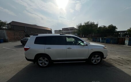 Toyota Highlander III, 2013 год, 2 299 999 рублей, 8 фотография